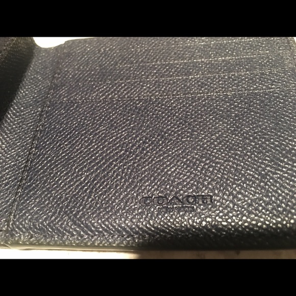 Coach bi fold wallet - Picture 3 of 4